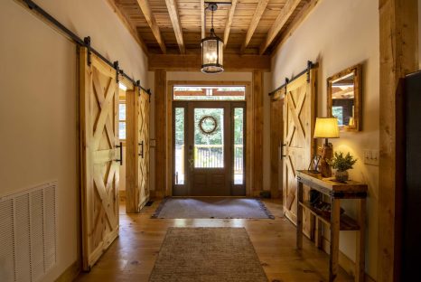 post-and-beam-home-entryway