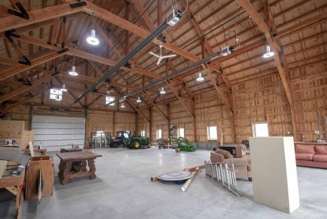 interior-post-and-beam-barn-kit