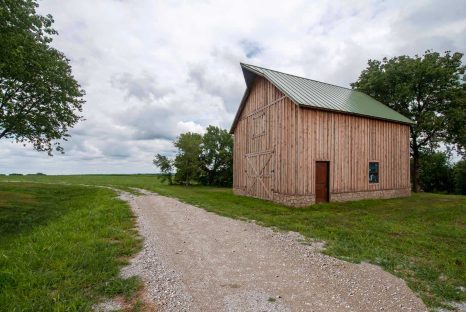 post-and-beam-barn-exterior