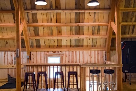 gambrel-barn-loft-seating