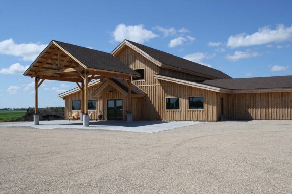 knox-south-dakota-post-and-beam-barn-exterior