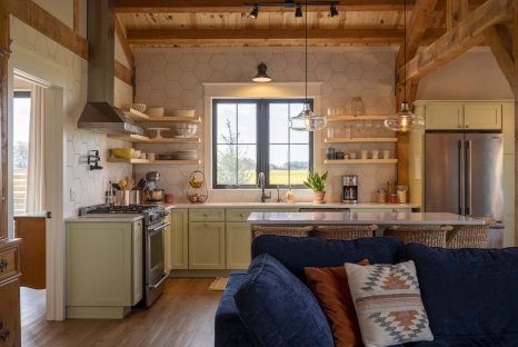 post-and-beam-home-kitchen