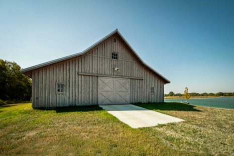 timber-frame-barn-nebraska