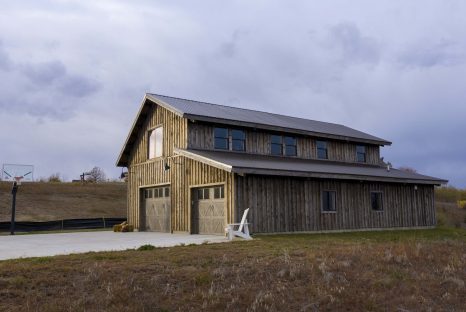 post-and-beam-barn-garage