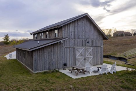 post-and-beam-barn-with-back-patio