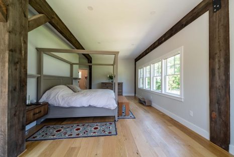 bedroom-post-and-beam
