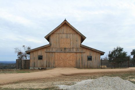 monitor-roof-kit-barn-texas