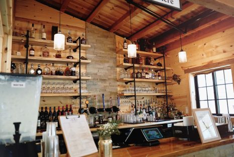 barn-wedding-venue-bar