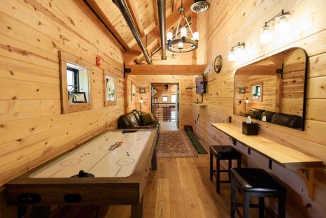 groom's-room-elegant-barn-venue