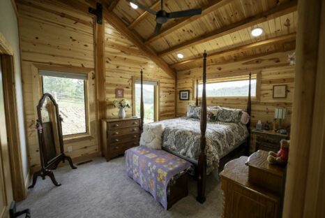 rustic-bedroom-post-and-beam