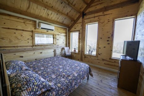 bedroom-wood-home-missouri