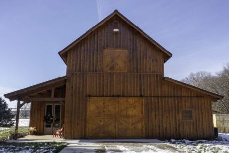 timber-barn-raised-center