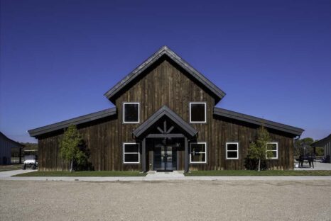 exterior-barn-style-conference-center