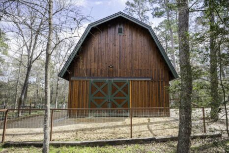 post-and-beam-gambrel-barn-kit-texas