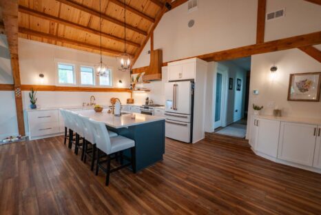 open-kitchen-post-and-beam