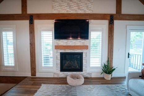 post-and-beam-home-fireplace