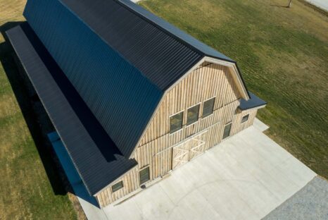 Gambrel-Roof-Barn