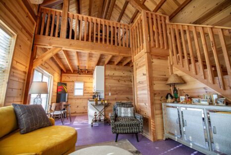 living-room-post-and-beam-cabin