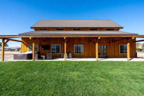 backyard-post-and-beam-home