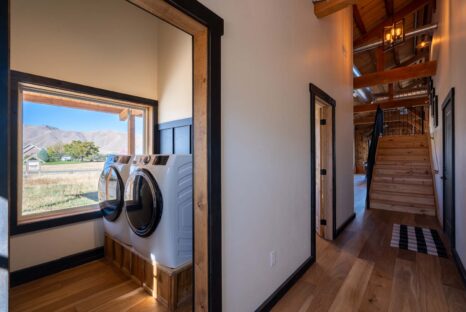 laundry-room-post-and-beam-home