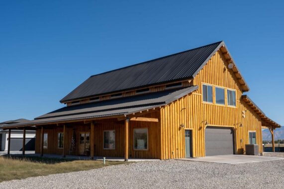 timber-frame-barn-home