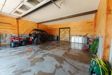 hobby-barn-garage