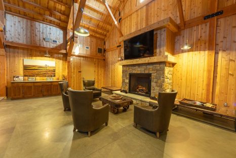 golf-course-party-room
