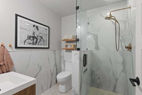 house-kit-bathroom
