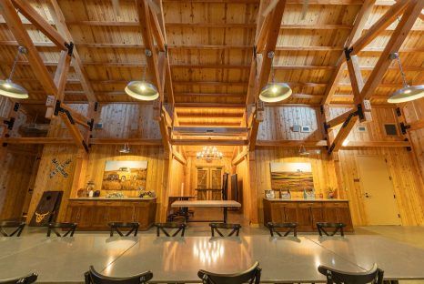 natural-beams-event-barn