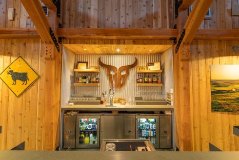 post-and-beam-bar