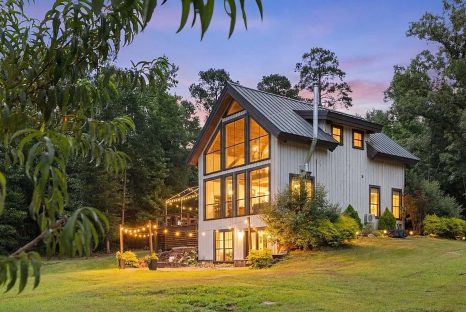 open-concept-home-post-and-beam