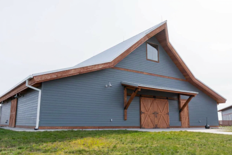 post-and-beam-golf-party-barn