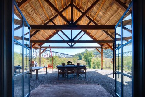 timber-frame-farm-and-event-venue-patio