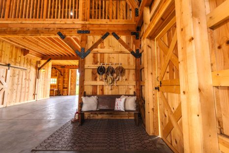 interior-wood-horse-barn