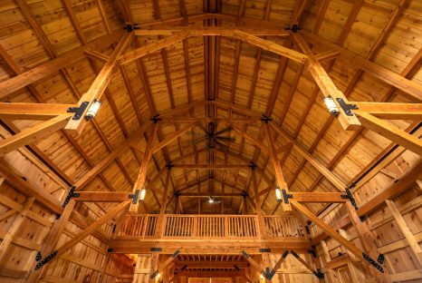post-and-beam-gambrel-roofline