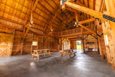 wood-horse-hobby-barn