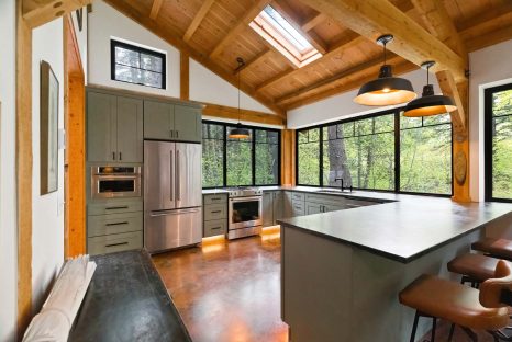 timber-barndominium-kitchen